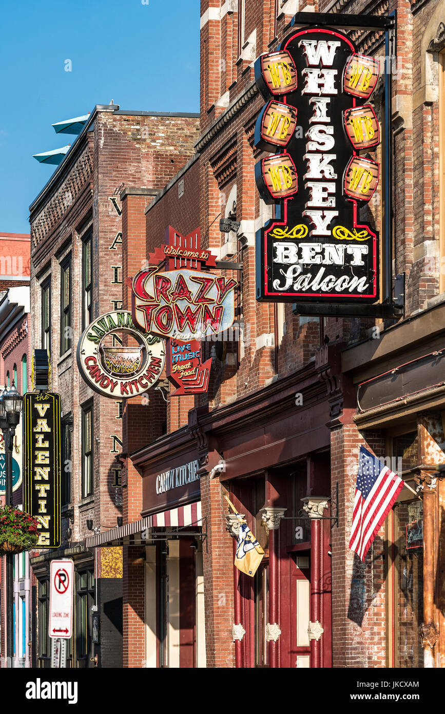 Country-Musik-Bars am Broadway, Nashville, Tennessee, USA. Stockfoto
