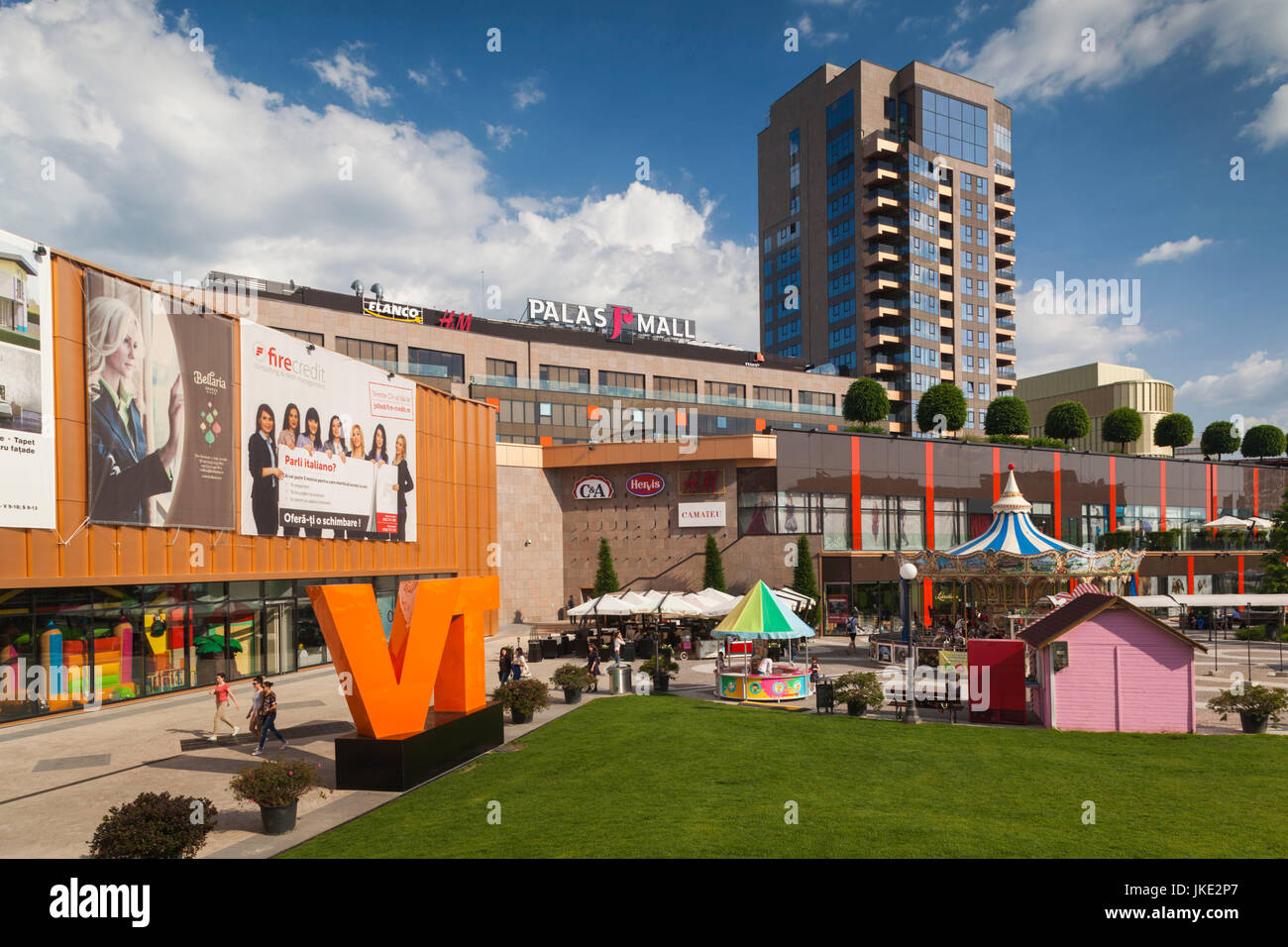 Rumänien, Moldawien Region, Iasi, Palas Mall durch den Palast der Kultur Stockfoto