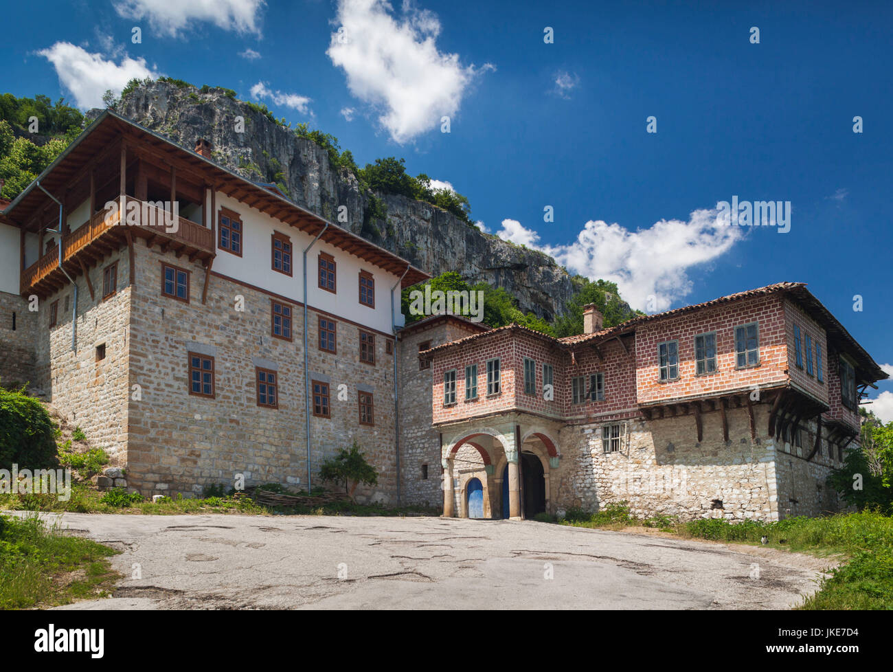 Bulgarien, Mittelgebirge, Veliko Tarnovo-Bereich, Preobrazhenski Kloster, gebaut im Jahre 1825 mit Wandmalereien des berühmten Malers Zahari Zograf, außen Stockfoto