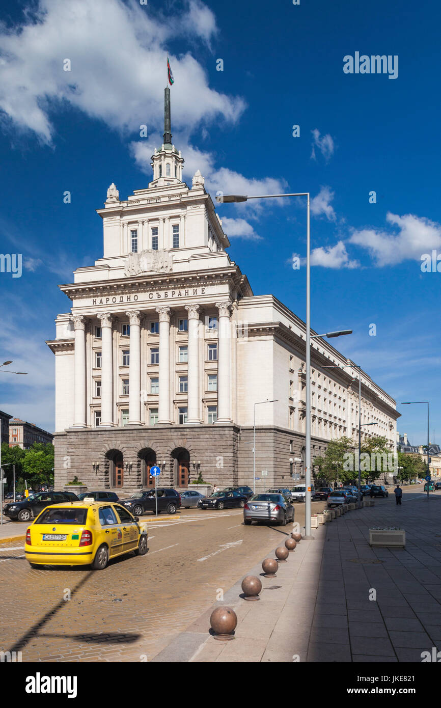 Bulgarien, Sofia, Ploshtad Nezavisimost Square, Regierungsgebäude, früher Sitz der kommunistischen Partei Bulgariens Stockfoto