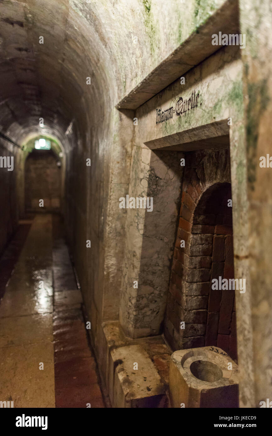 Deutschland, Bayern, Bad Reichenhall, Alte Saline, alte Saline, tunnel zu den verschiedenen Teilen des Salzes mir Stockfoto