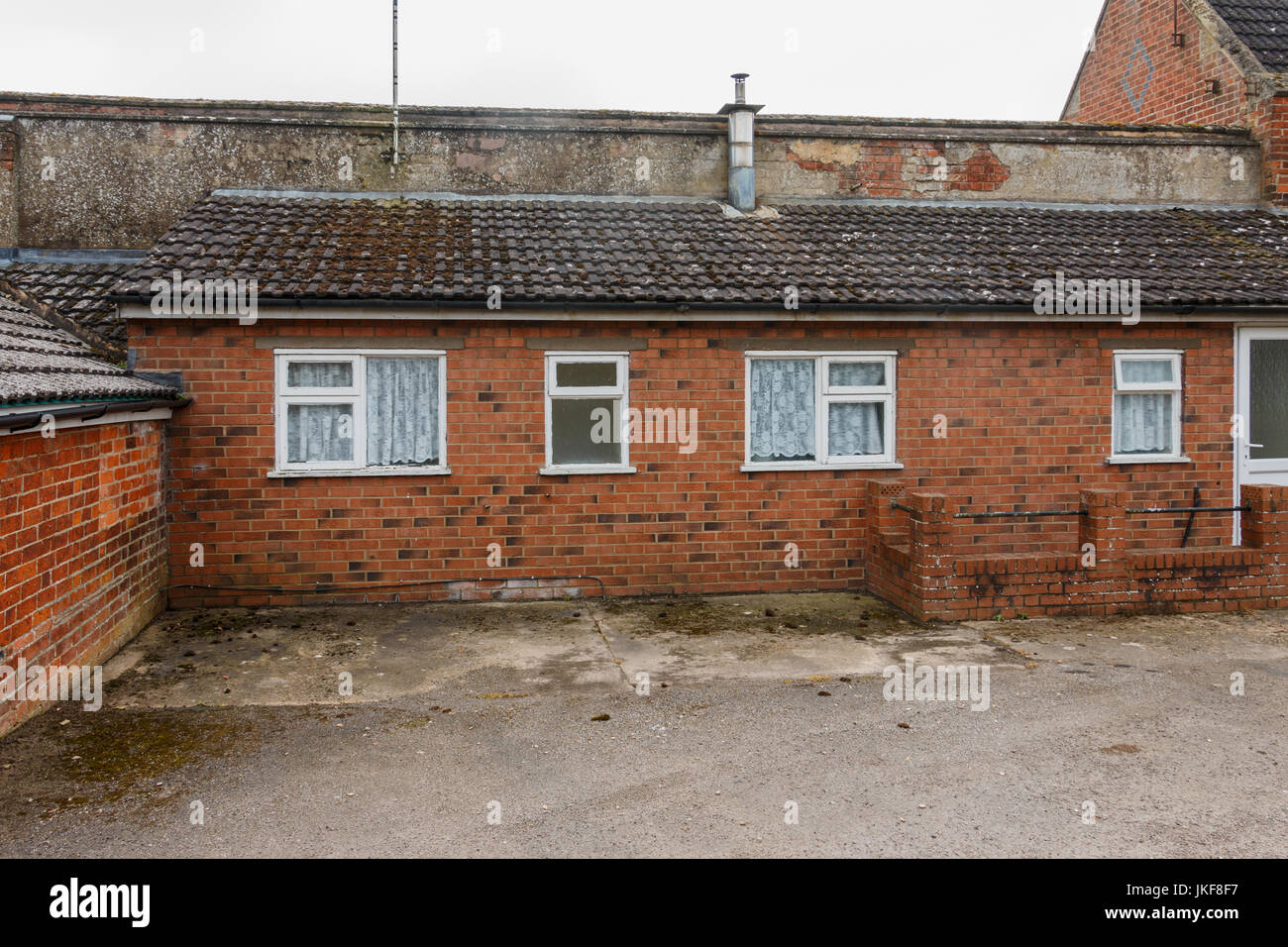 Leicestershire, Großbritannien - 28. März 2017: Traditionelle englische rote Ziegel klein Garten Gebäude Stockfoto