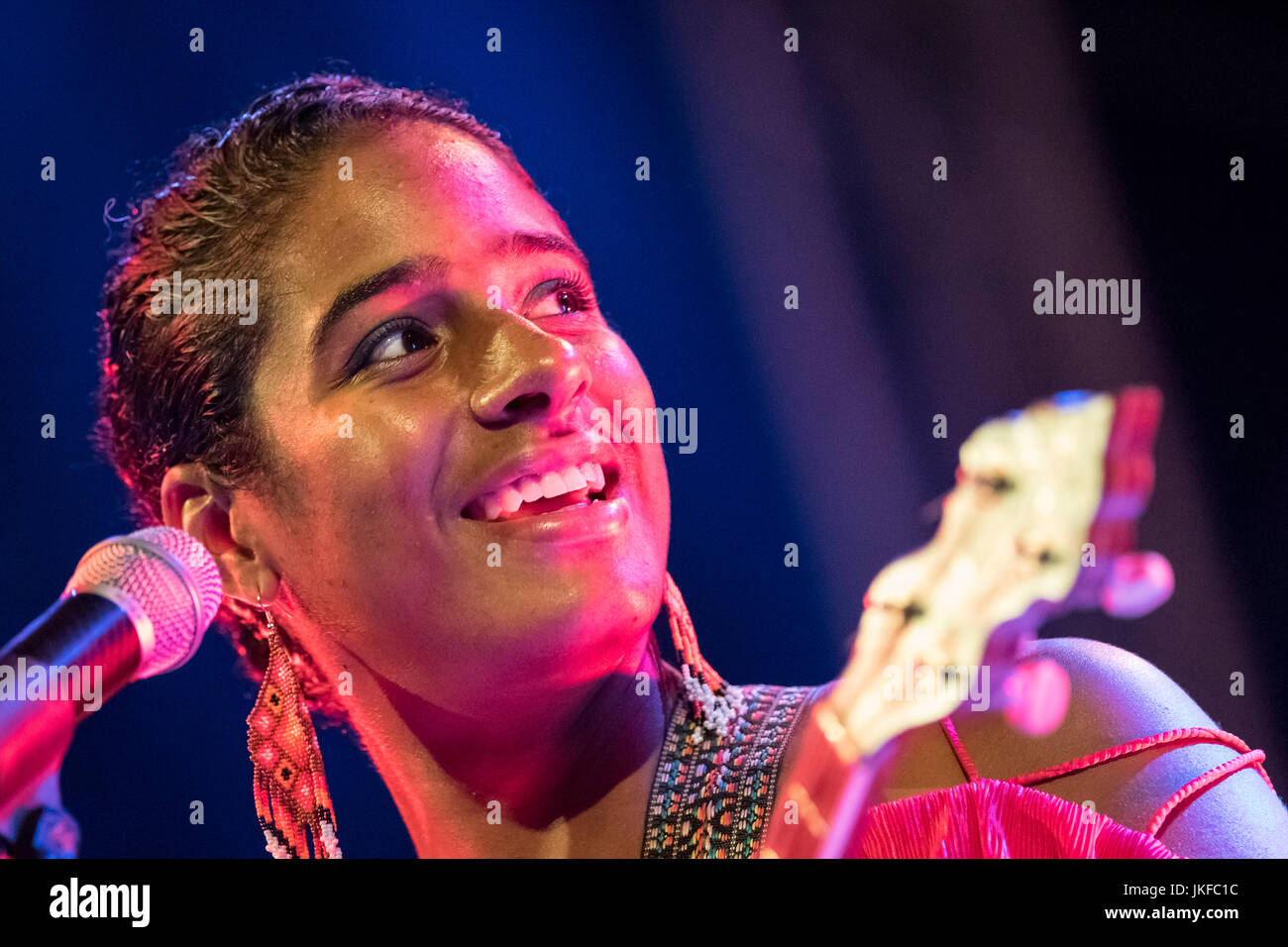 Cartagena, Spanien. 22. Juli 2017. US-amerikanische Sängerin, Leyla McCalla während ihres Konzertes in La Mar de Músicas Festival. © ABEL F. ROS/Alamy Live-Nachrichten Stockfoto