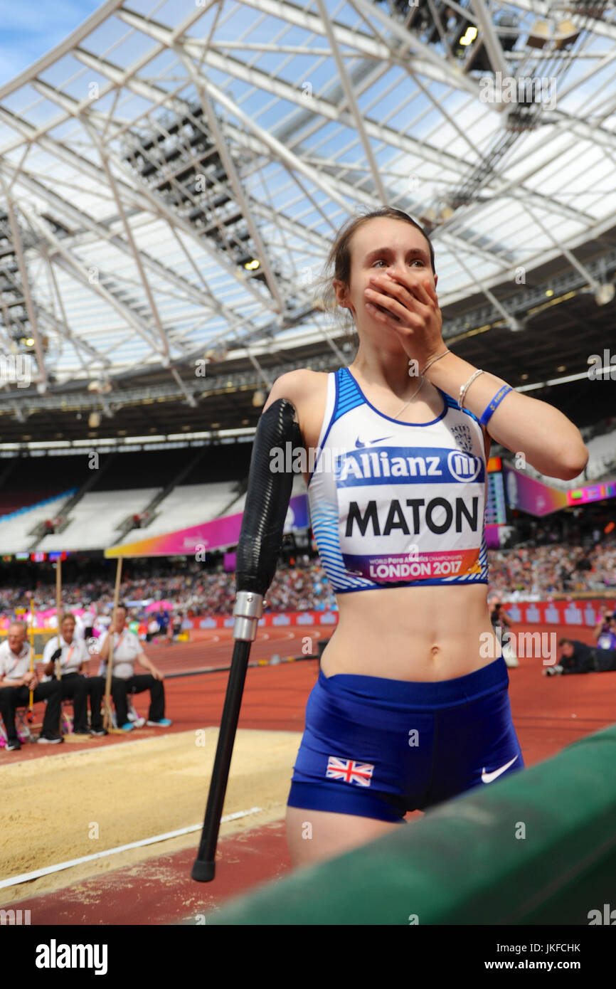 London, UK. 23. Juli 2017. Poly Maton (GBR) Betreuung von gewann Silber in der Frauen Weitsprung T47 Finale bei der 2017 Para Leichtathletik-Weltmeisterschaft in London Stadium, Queen Elizabeth Olympic Park glücklich aber schockiert.  Maton erreicht eine persönliche am besten mit ihrem 5,23 m Sprung. Bildnachweis: Michael Preston/Alamy Live-Nachrichten Stockfoto