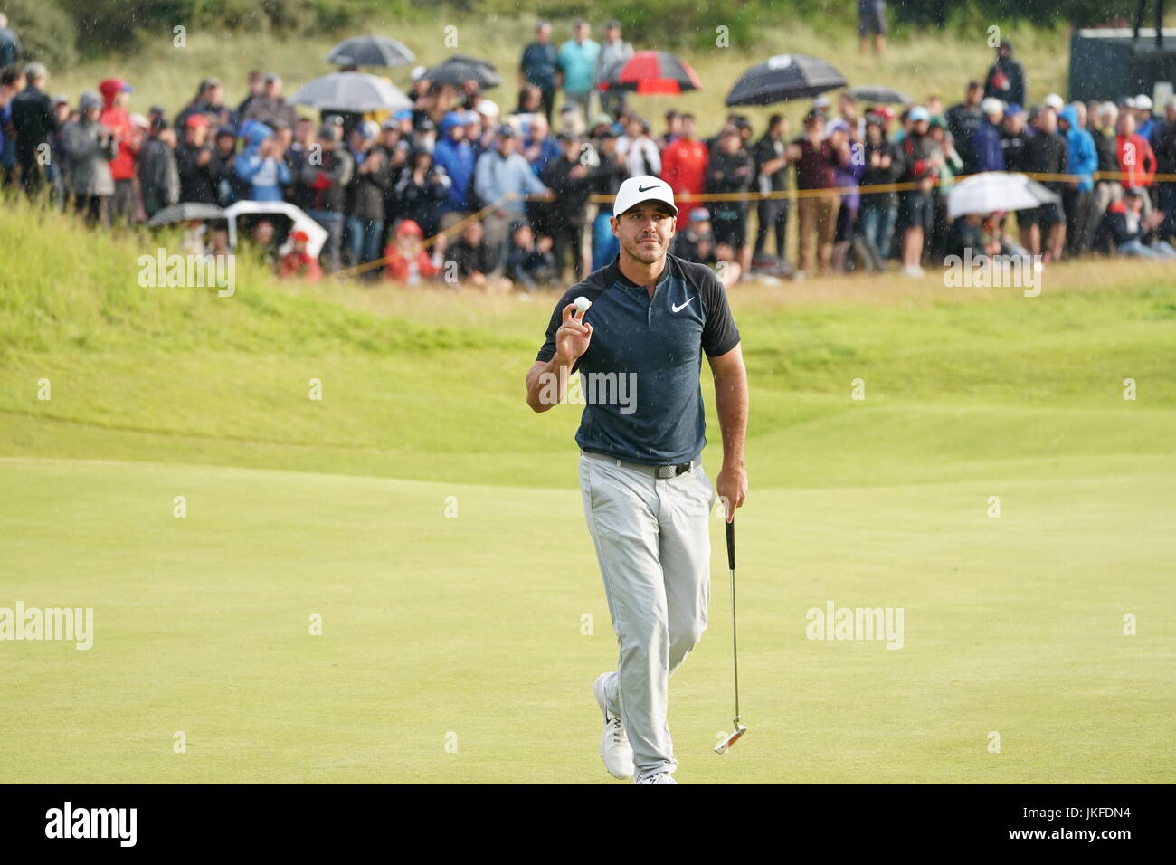 Southport, Merseyside, England. 22. Juli 2017. Brooks Koepka (USA) Golf: Brooks Koepka der Vereinigten Staaten am 17. Loch während der dritten Runde 146. British Open Golf Championship im Royal Birkdale Golf Club in Southport, Merseyside, England. Bildnachweis: Koji Aoki/AFLO SPORT/Alamy Live-Nachrichten Stockfoto