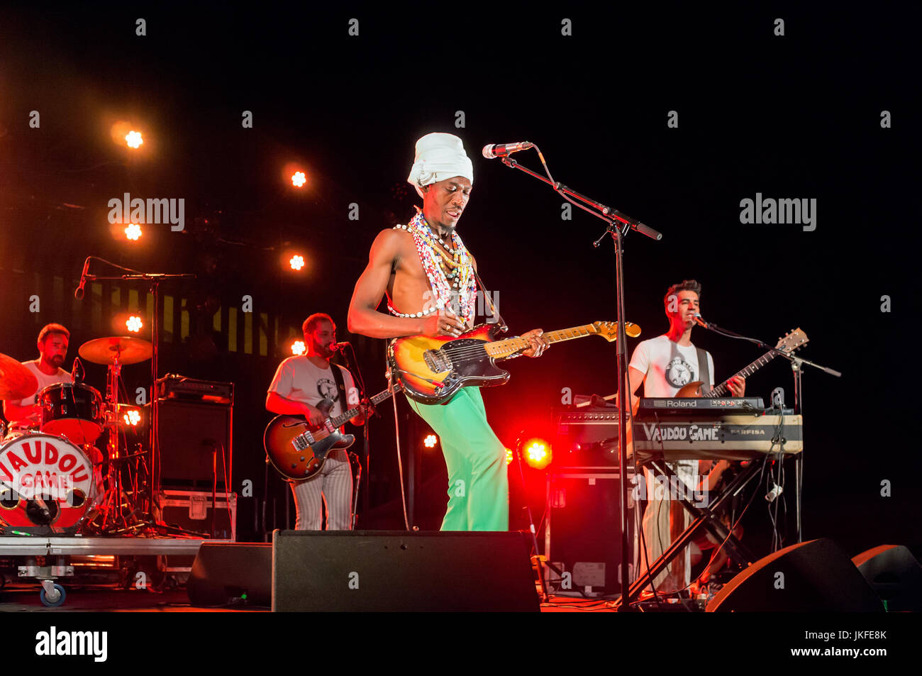 Valflaunes, Pic St. Loup, Occitanie Frankreich: 22. Juli 2017. Musikfestival, Hortus Live auf dem Gebiet der Hortus, Weingut. Vaudou Spiel Gruppe im Konzert. Bildnachweis: Digitalman/Alamy Live-Nachrichten Stockfoto