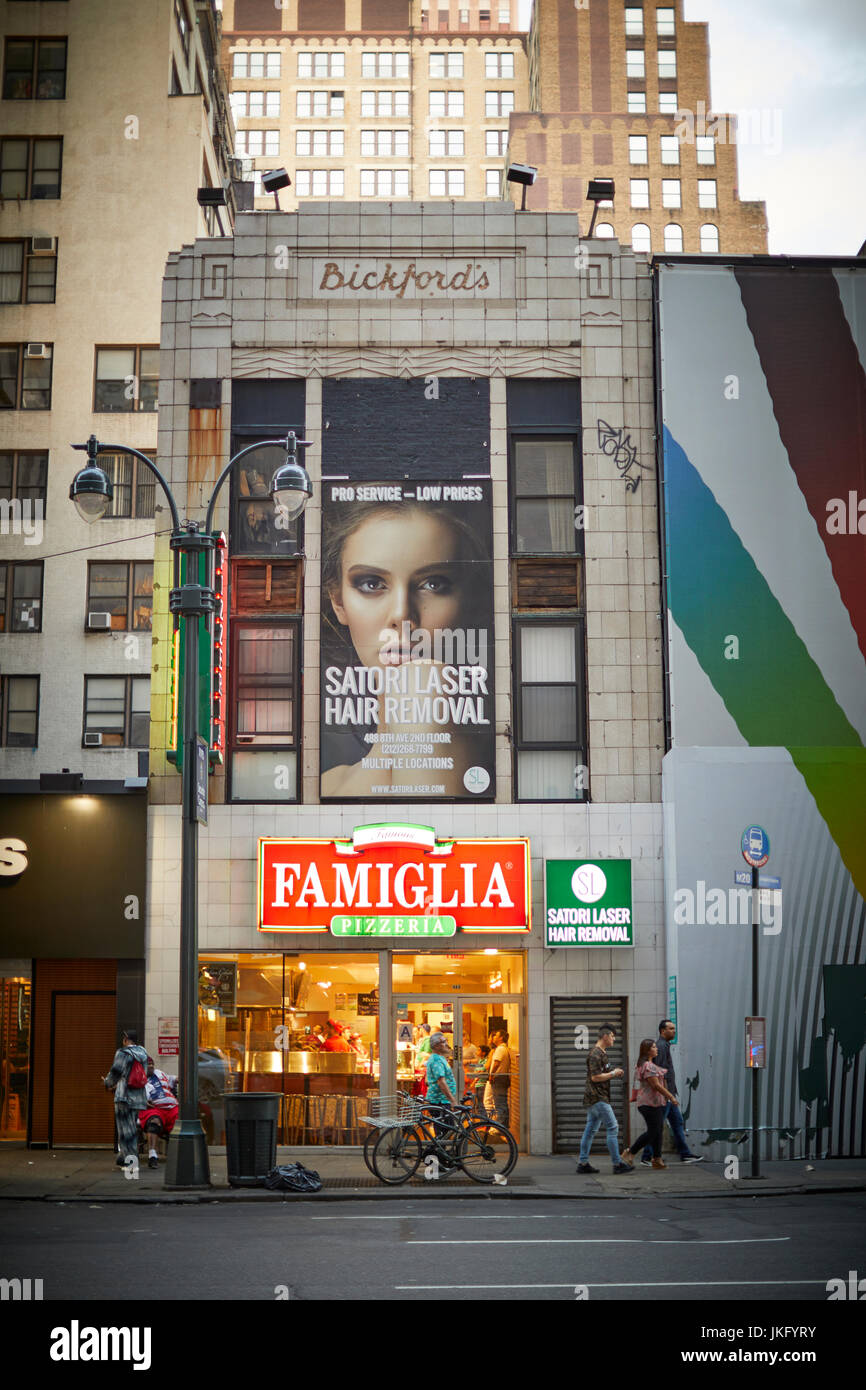 New York City, Manhattan, Vereinigte Staaten, Famiglia 8th Avenue Midtown Stockfoto