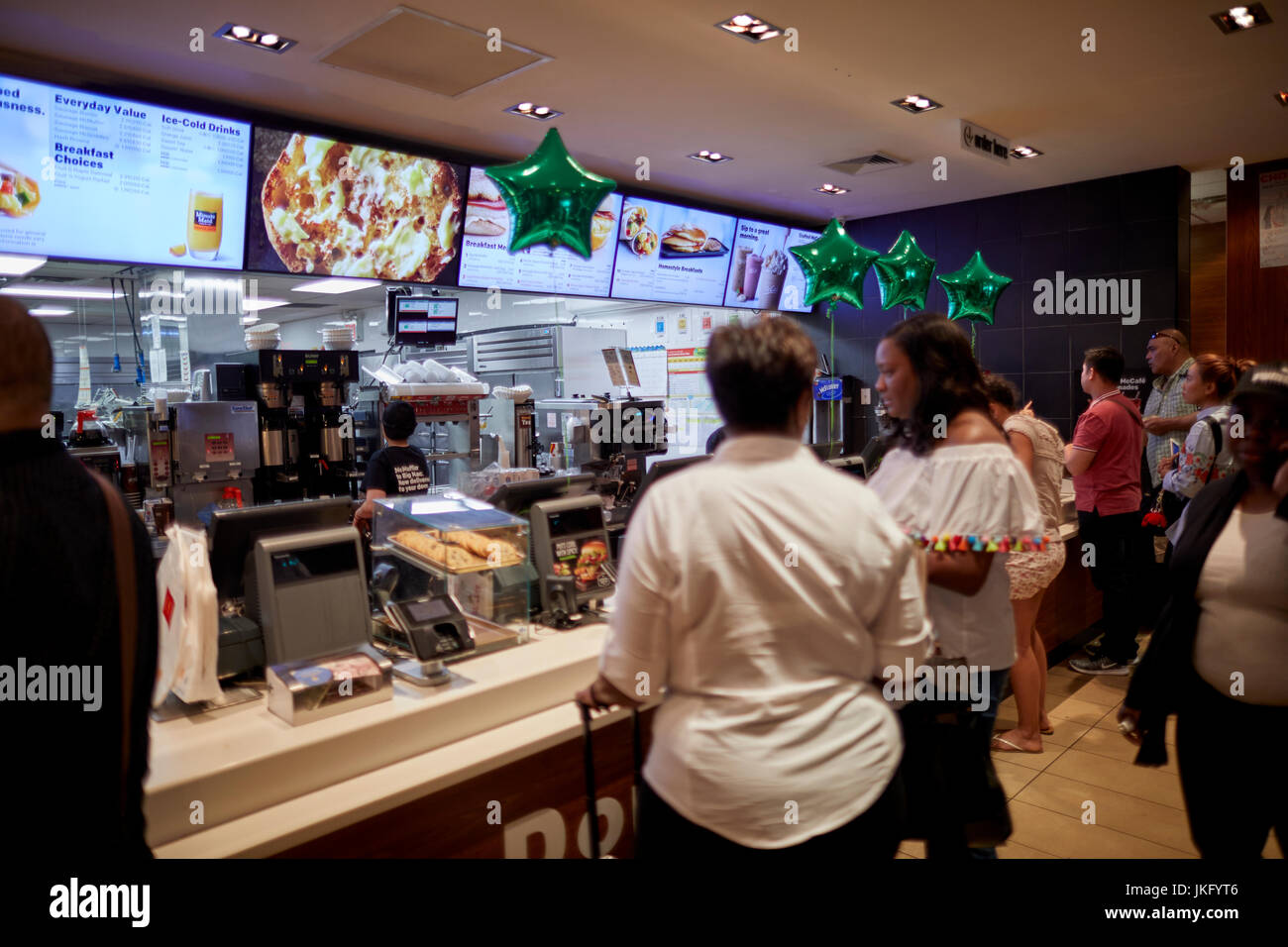 New York City, Manhattan, Vereinigte Staaten, McDonalds Innenraum 8th Avenue Midtown Stockfoto