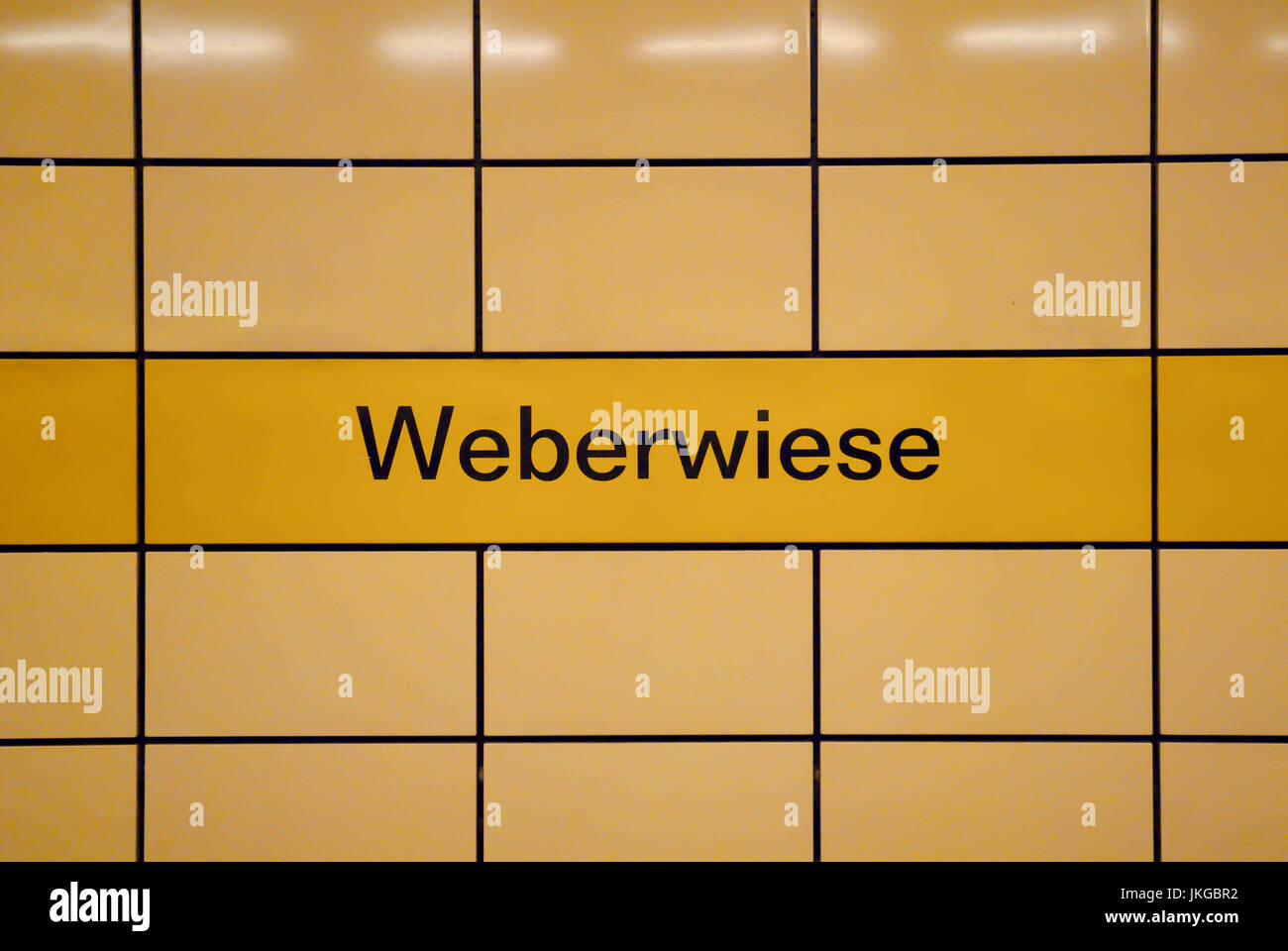 Weberwiese u-Bahn Station Typenschild, Berlin, Deutschland. Stockfoto