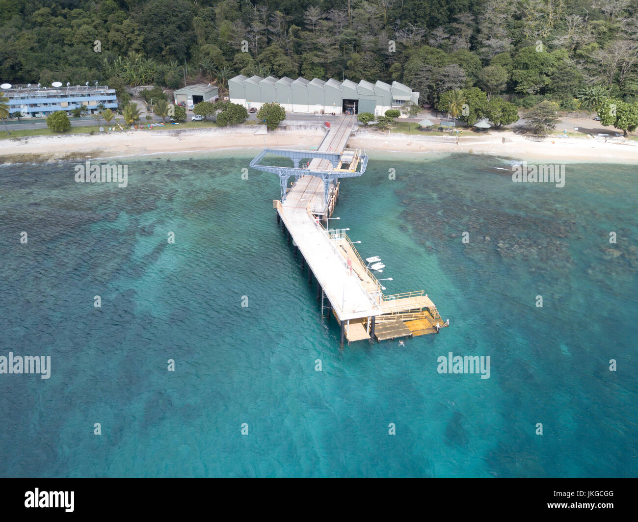 Flying Fish Cove ist die Hauptstadt und wichtigste Siedlung in Australien Christmas Island. Die Bilder, die von einer Drohne getroffen. Stockfoto