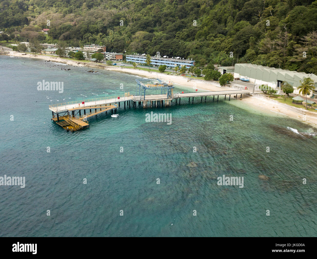 Flying Fish Cove ist die Hauptstadt und wichtigste Siedlung in Australien Christmas Island. Die Bilder, die von einer Drohne getroffen. Stockfoto