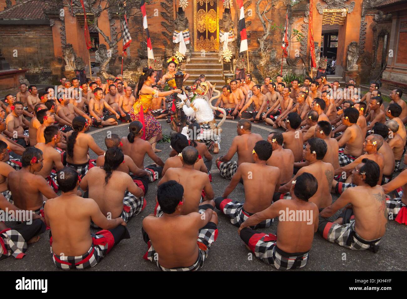 Kecak-Tanz, Ubud, Bali, Indonesien Stockfoto
