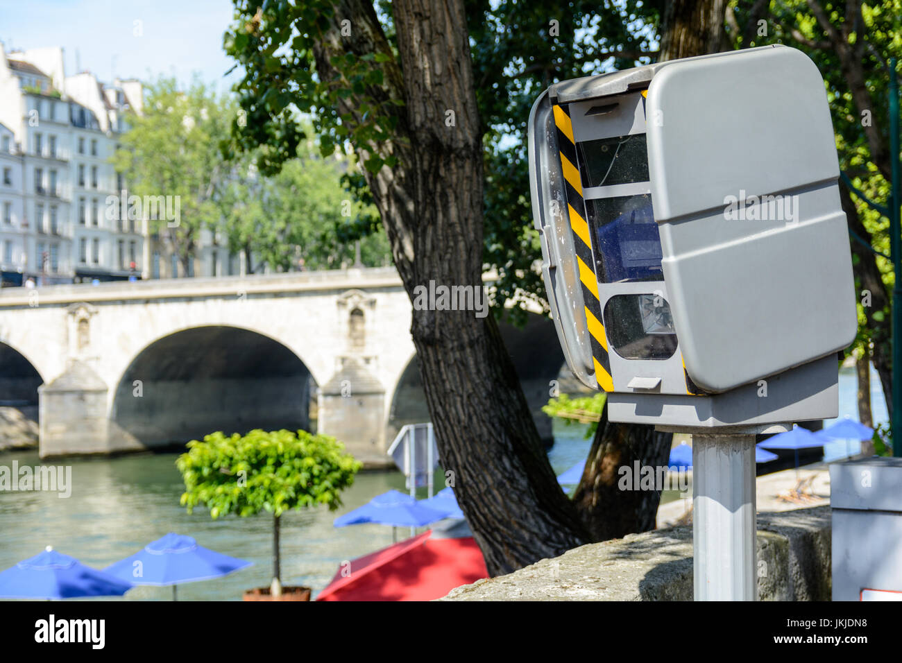 Französisch Verkehr Durchsetzung Kamera in den Straßen von Paris. Stockfoto