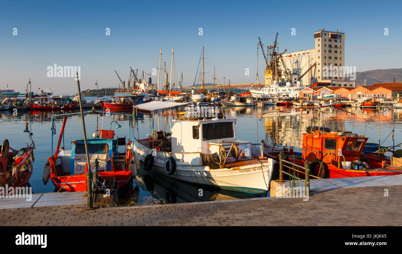 Industrielle Hafen Volos Stadt als früh am Morgen gesehen. Stockfoto