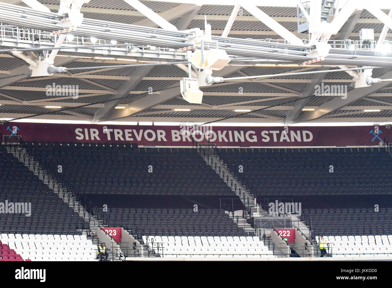 Sir Trevor dulden im Londoner Stadion, Heimat des West Ham United stehen aber auch für Leichtathletik und Musik Konzerte genutzt. Ehemals Olympiastadion Stockfoto