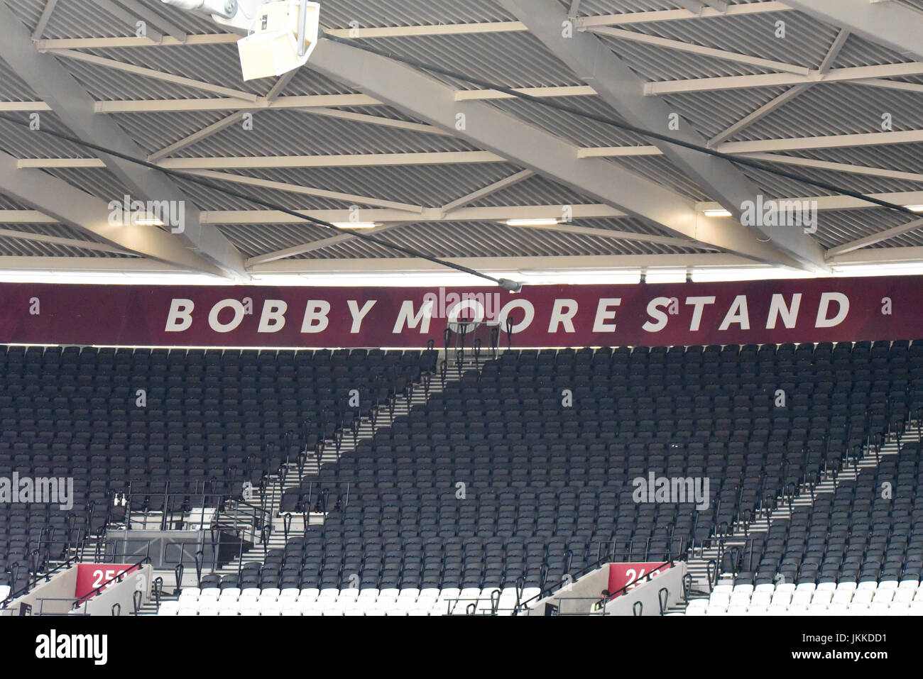 Bobby Moore in London-Stadion, Heimat des West Ham United stehen aber auch für Leichtathletik und Musik Konzerte genutzt. Ehemals Olympiastadion Stockfoto