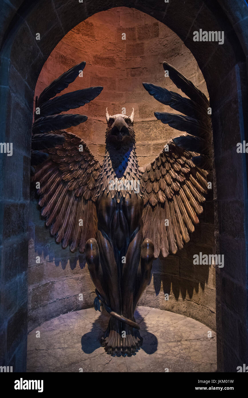 LEAVESDEN, UK - 19. Juni 2017: Das Studio Set des Eingangs in Dumbledores Büro, auf dem Display bei der Herstellung von Harry Potter Studiotour an die Warn Stockfoto