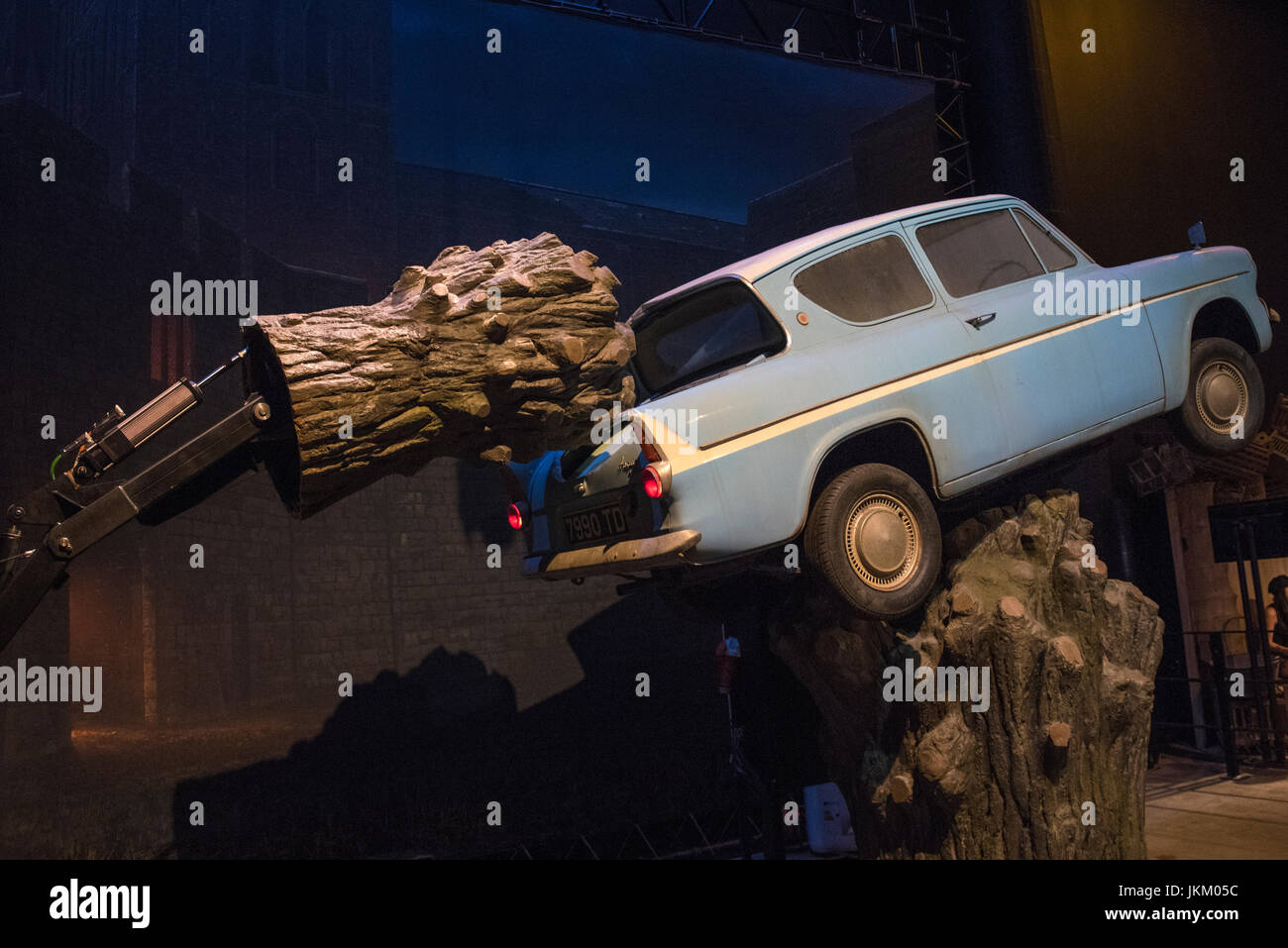 LEAVESDEN, UK - 19. Juni 2017: Eine Demonstration der Mechanismus hinter der Whomping Willow bei der Herstellung von Harry Potter tour bei Warner Bros Studio ich Stockfoto