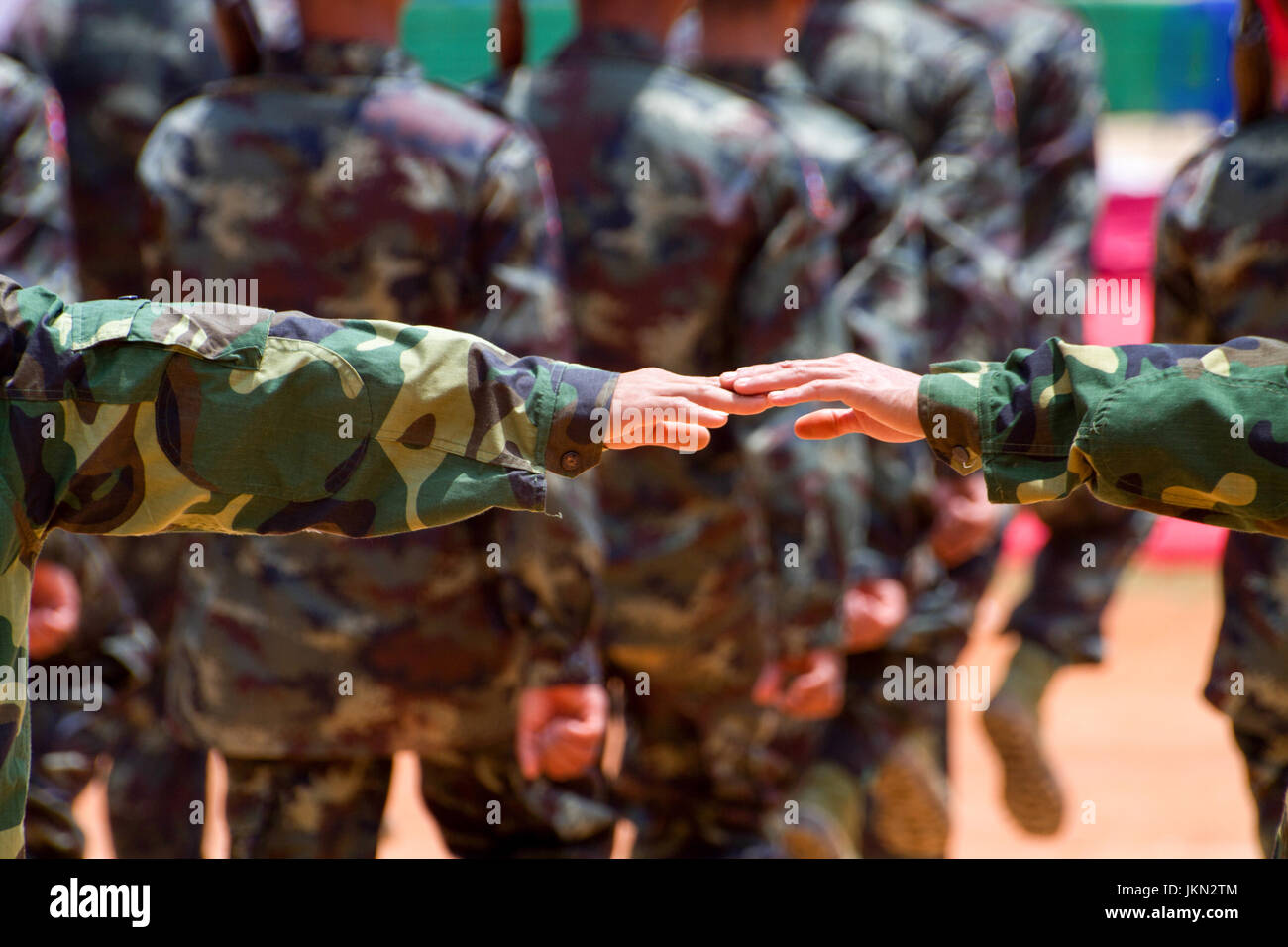 Loi Kaw Wan, Myanmar - Mai 21: Unbekannte Gruppe von Soldaten an einer Ausbildung bei Boot Camp am 21. Mai 2017 In Loi Kaw Wan, Myanmar. Stockfoto