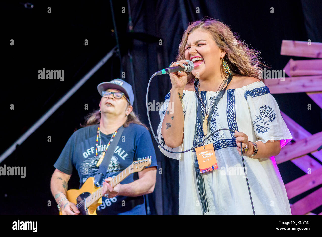 Vancouver, Kanada. 23. Juli 2017. Crystal Shawanda führt an die Trommel ruft Festival, Kanada 150 Veranstaltung Larwill, Park, Vancouver, British Columbia, Kanada. Quelle: Michael Wheatley/Alamy leben Nachrichten Stockfoto