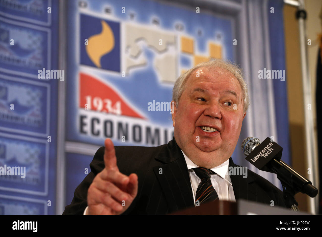 Detroit, Michigan, USA. 27. Oktober 2016. Seine Exzellenz Sergey Kislyak, Botschafter der Russischen Föderation, den USA, Botschaft der Russischen Föderation Adressen, die das Detroit Economic Club-Treffen im Westin Book Cadillac in Detroit, Michigan, auf Donnerstag, 27. Oktober 2016 statt. Bildnachweis: Jeff Kowalsky/ZUMA Draht/Alamy Live-Nachrichten Stockfoto