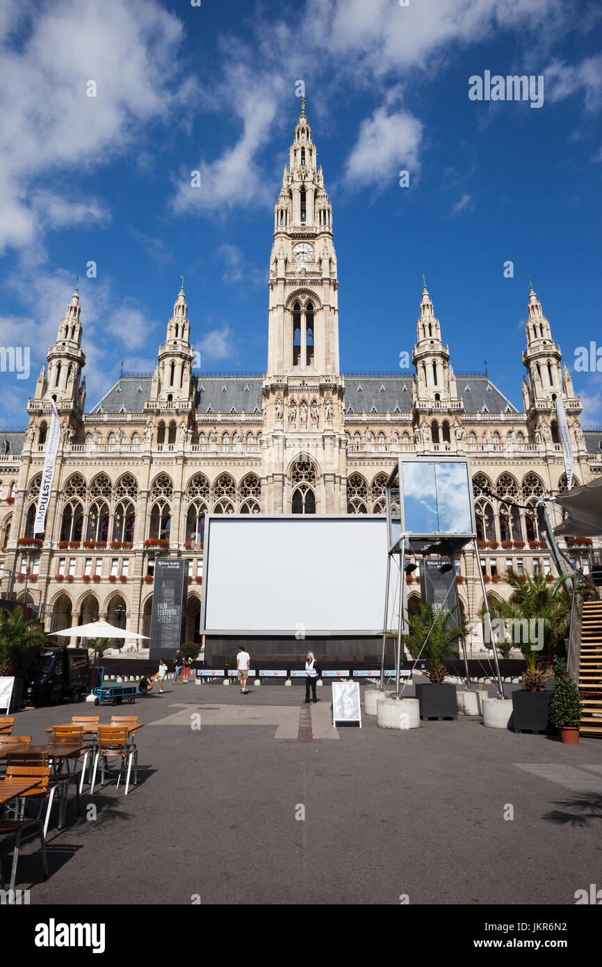 Österreich, Wien, Wiener Rathaus (City Hall) 27. Film Festival am Rathausplatz vom 30. Juni bis 3. September 2017 Stockfoto