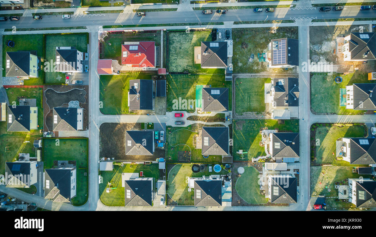 Direkt oberhalb der Blick auf Häuser in Vorort, Berlin, Brandenburg, Deutschland Stockfoto