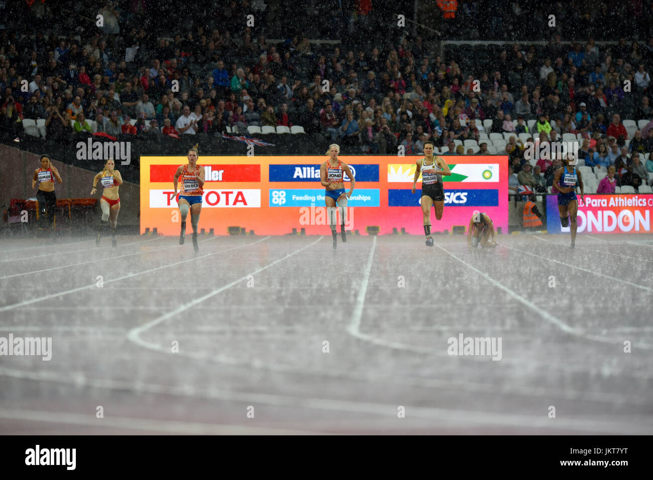 Marlou van Rhijn Blade Babe para Athlete, die bei den World para Athletics Championships 2017 im Londoner Olympiastadion teilnimmt. 200m T44-km-Rennen Stockfoto