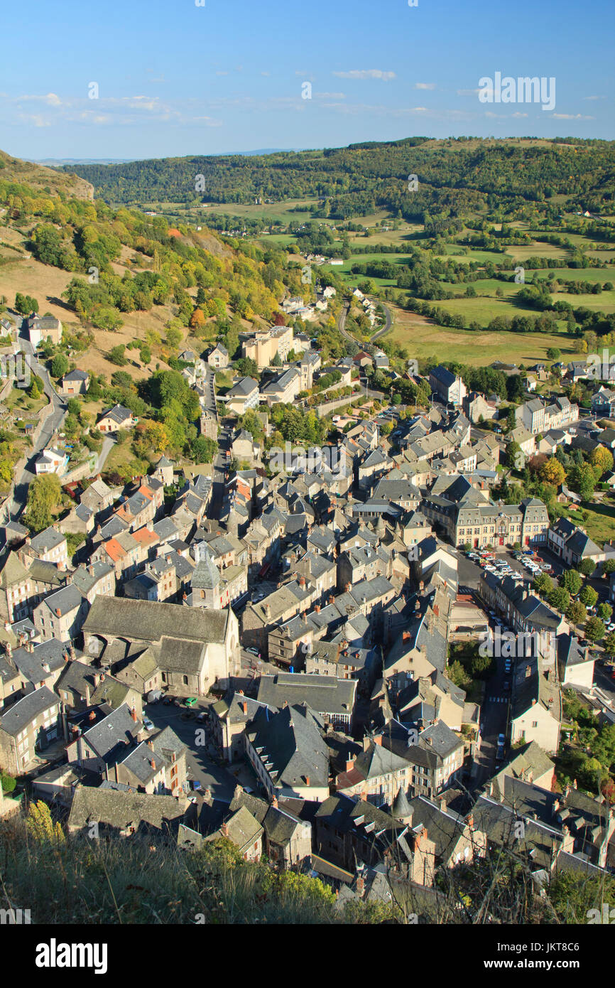 Frankreich, Cantal (15), Murat, la Ville Vue Depuis la Butte de Bonnevie / / Frankreich, Cantal, Murat, Blick auf die kleine Stadt auf dem Hügel Bonnevie Stockfoto