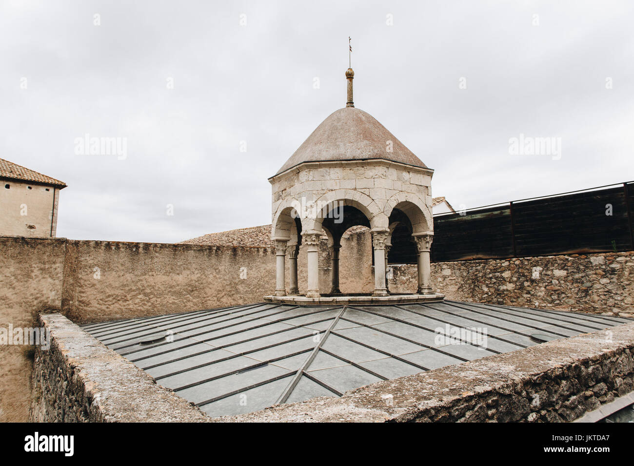 in & durch Girona Stockfoto