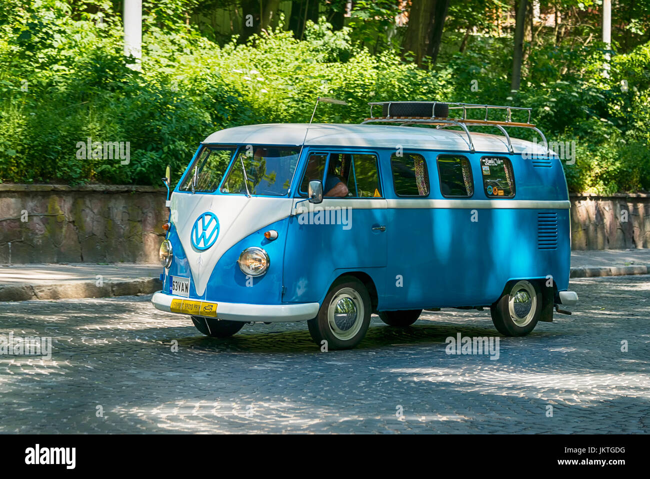 Lviv, Ukraine - Juni 4, 2017:Old Retro-Auto Volkswagen T1 nehmen Teilnahme an Rennen Leopolis grand Prix 2017, Ukraine. Stockfoto