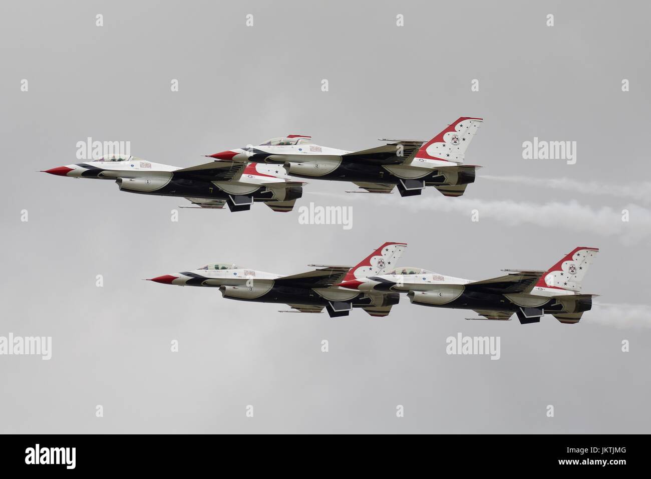 USAF Thunderbirds fliegen in einer Formation von vier Schiff auf 2017 Royal International Air Tattoo Stockfoto