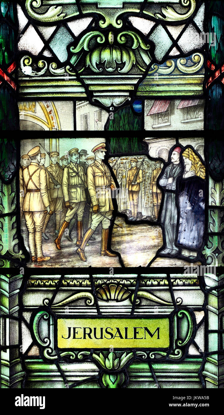 Ersten Weltkrieg Szene, Glasfenster, Jerusalem, durch William Morris & Co, 1918, Swaffham Kirche, Norfolk, England, UK Stockfoto