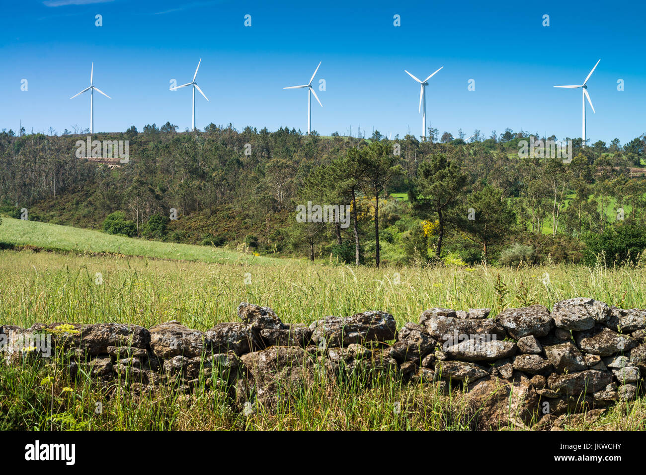 Windkraftanlagen, Camino de Santiago, Galizien, Spanien, Europa. Stockfoto