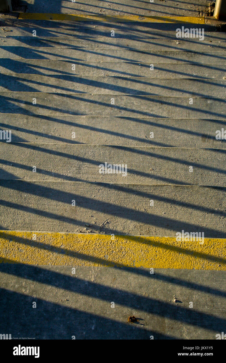 Schatten über Treppe. Stockfoto