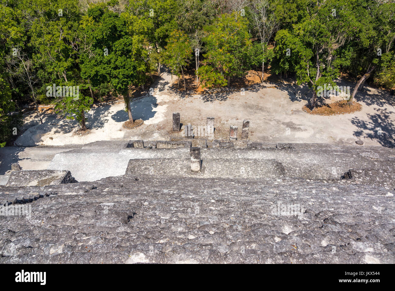 Blick von Pyramide bekannt als zwei-Struktur in den Maya-Ruinen von Calakmul, Mexiko Stockfoto