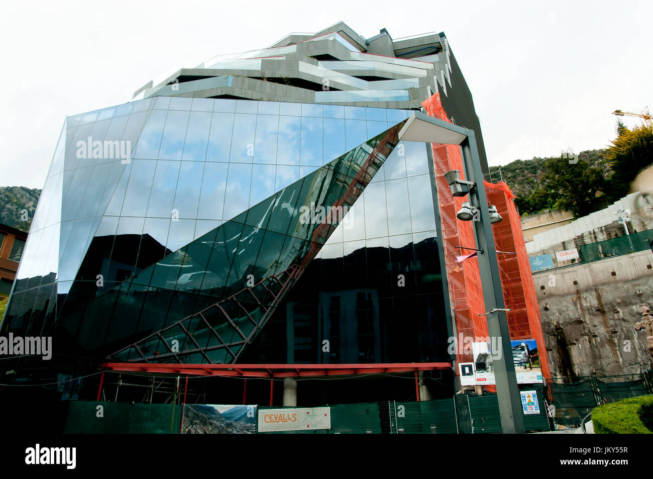 ANDORRA LA VELLA, ANDORRA - 22. Mai 2016: Bau eines ikonischen Gebäude namens "Diamant" im Zentrum von Andorra la Vella Stockfoto