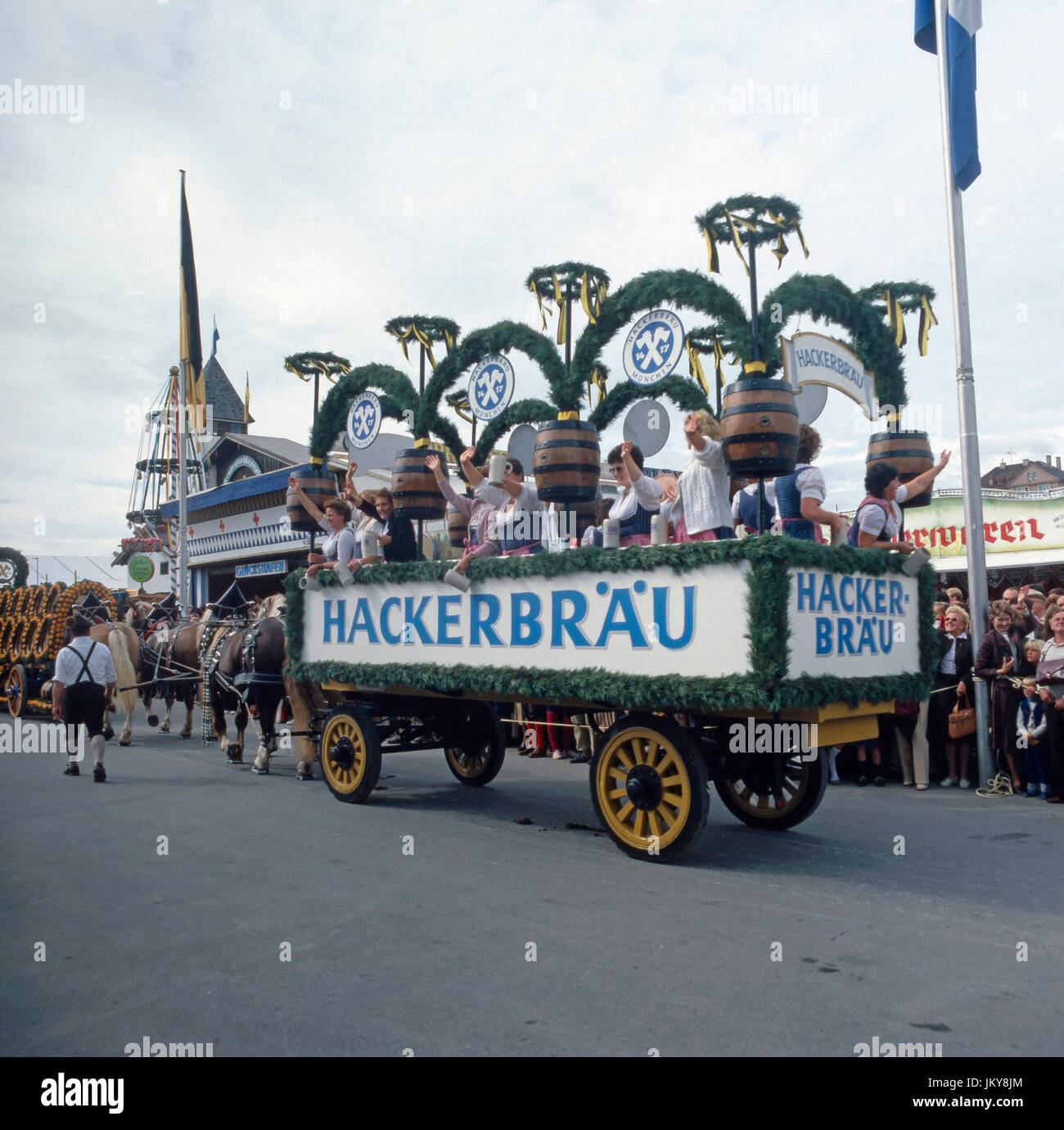 Einzug der wiesnwirte und bräuereien -Fotos und -Bildmaterial in hoher ...
