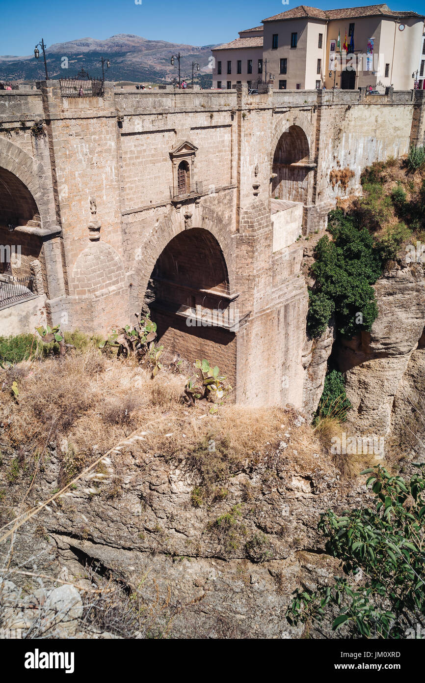 Die berühmte römische Brücke in Ronda, Andalusien, Spanien Stockfoto