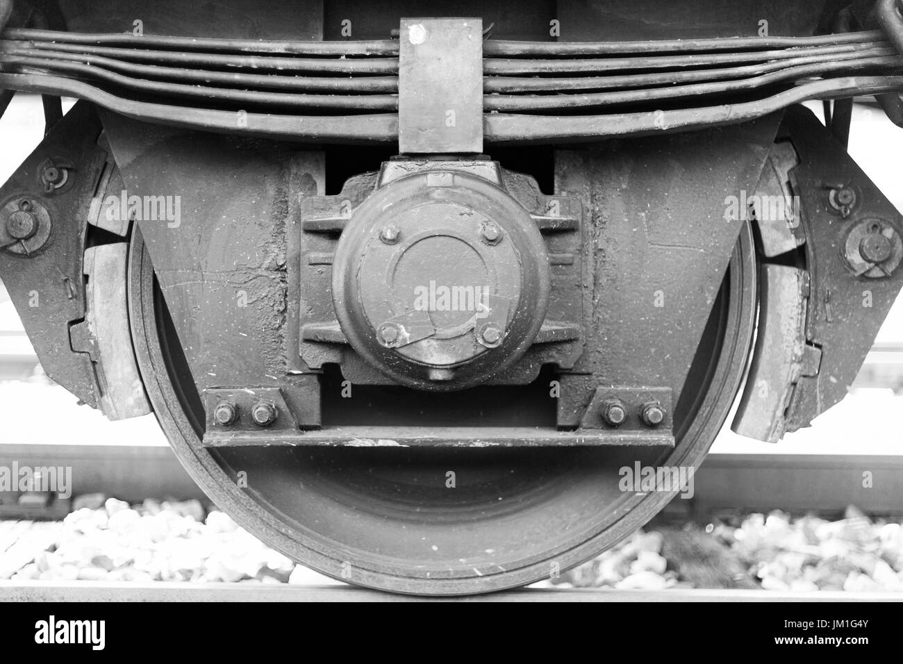 Ein Güterzug Eisenbahn hautnah Zug Räder und Bremsen Stockfoto
