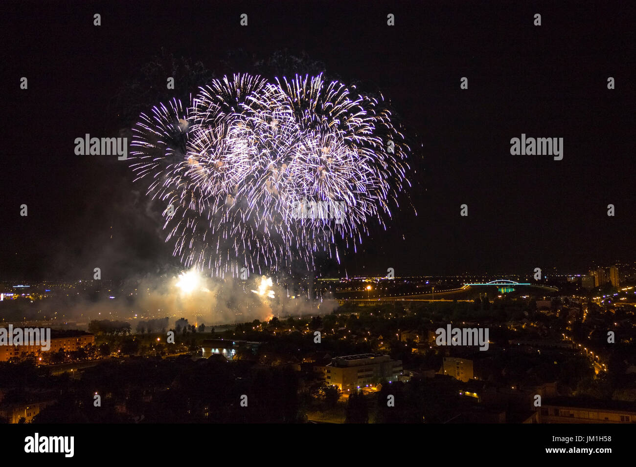 Festival von Feuerwerkskörpern in Zagreb, das für drei Tage dauert Stockfoto