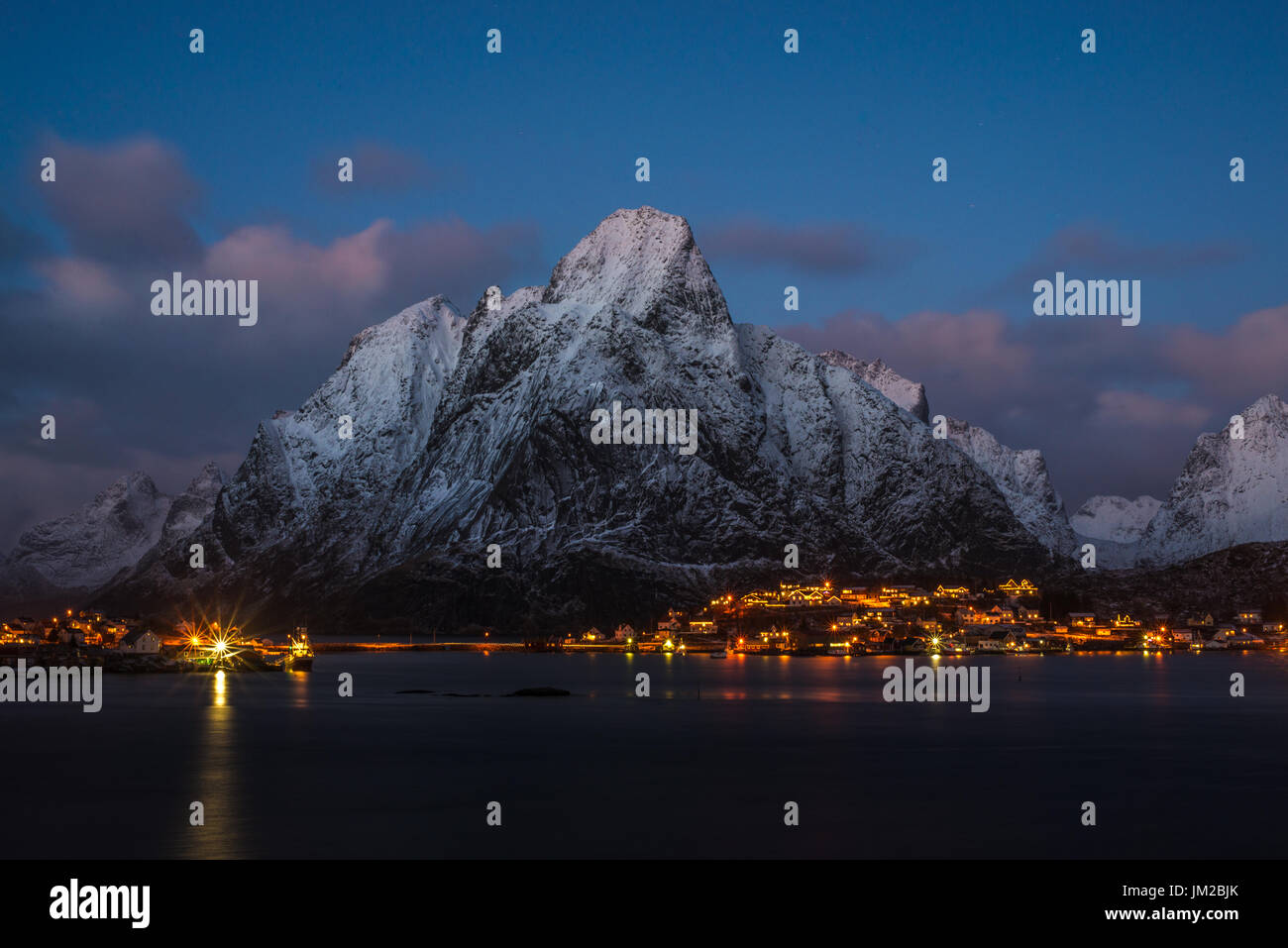 Reine Lofoten-Inseln Norwegen Winter Sunset Stockfoto