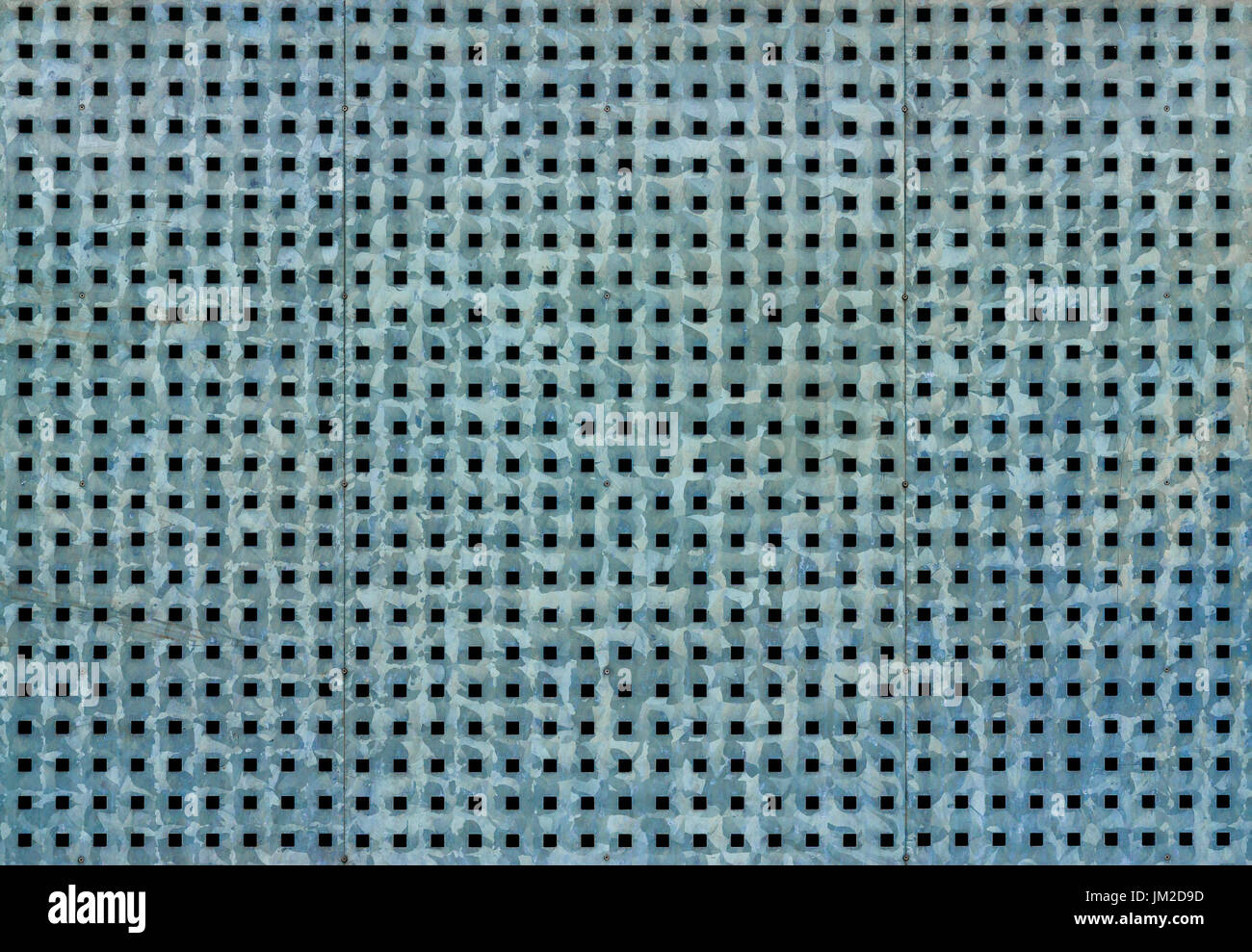 Metall Hintergrund mit quadratischen Löchern. Blue Steel Textur. Stockfoto