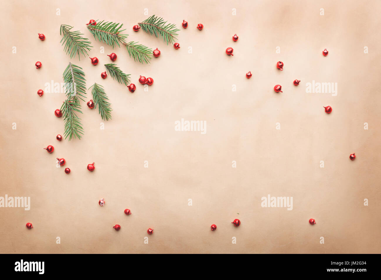 Weihnachten-Zusammensetzung, einfachen Hintergrund, flach legen, kopieren Raum. Stockfoto