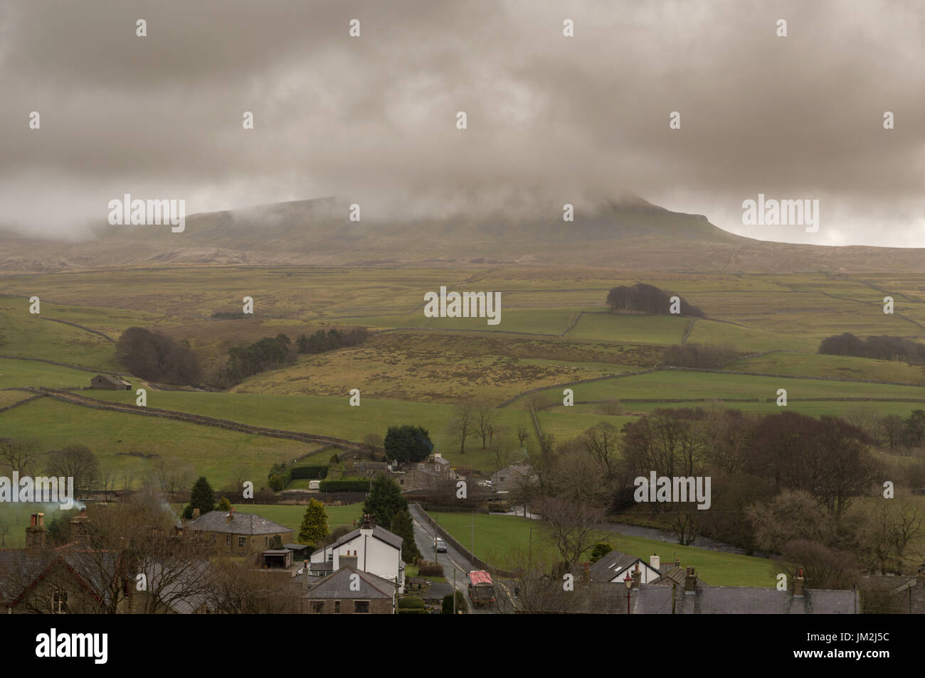 Ein Blick auf den Gipfel des Pen-y-Gent in den Yorkshire Dales Stockfoto