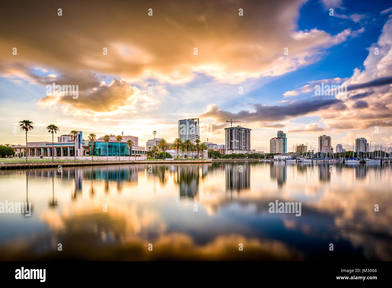 St. Petersburg, Florida, USA Skyline der Innenstadt Stadt an der Bucht. Stockfoto