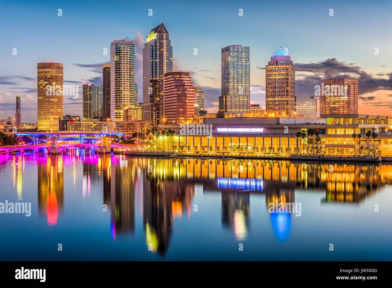 Tampa, Florida, USA Skyline Innenstadt am Fluss. Stockfoto