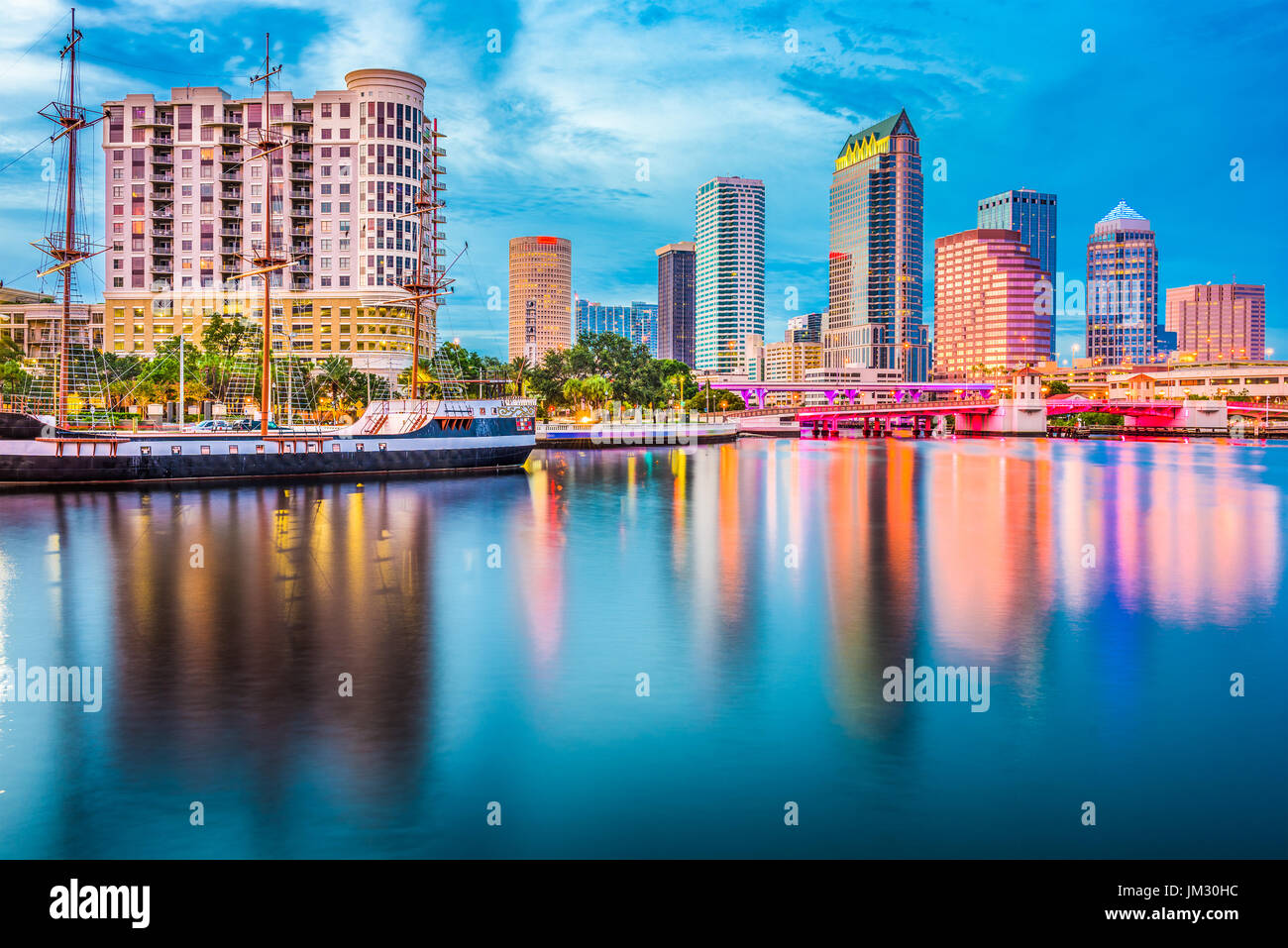 Tampa, Florida, USA Skyline Innenstadt am Fluss. Stockfoto