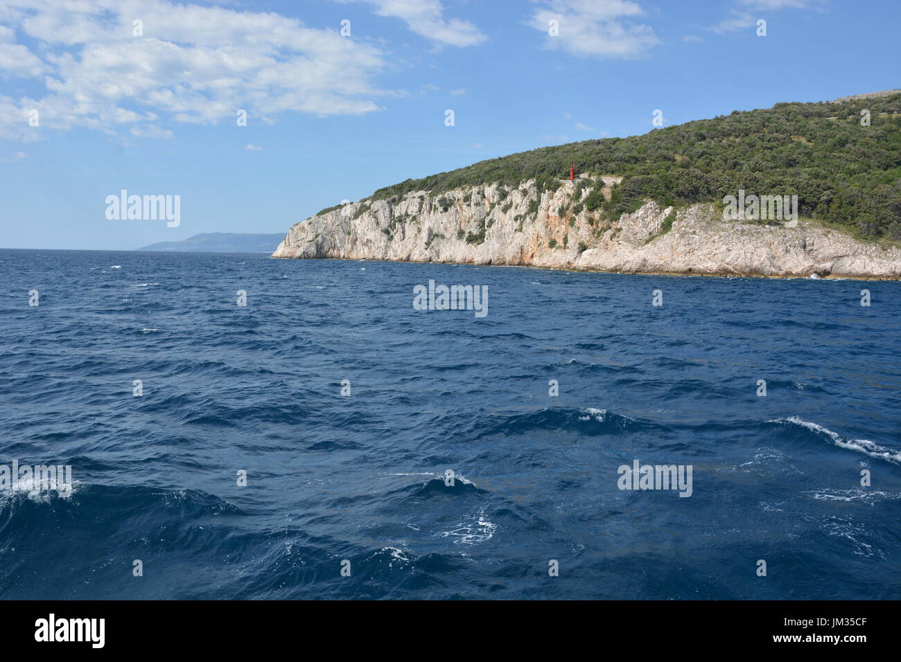 Lubenice, Kroatien - 17. Juni 2017 - Strand der blauen Grotte in der Nähe von Brestova Stockfoto