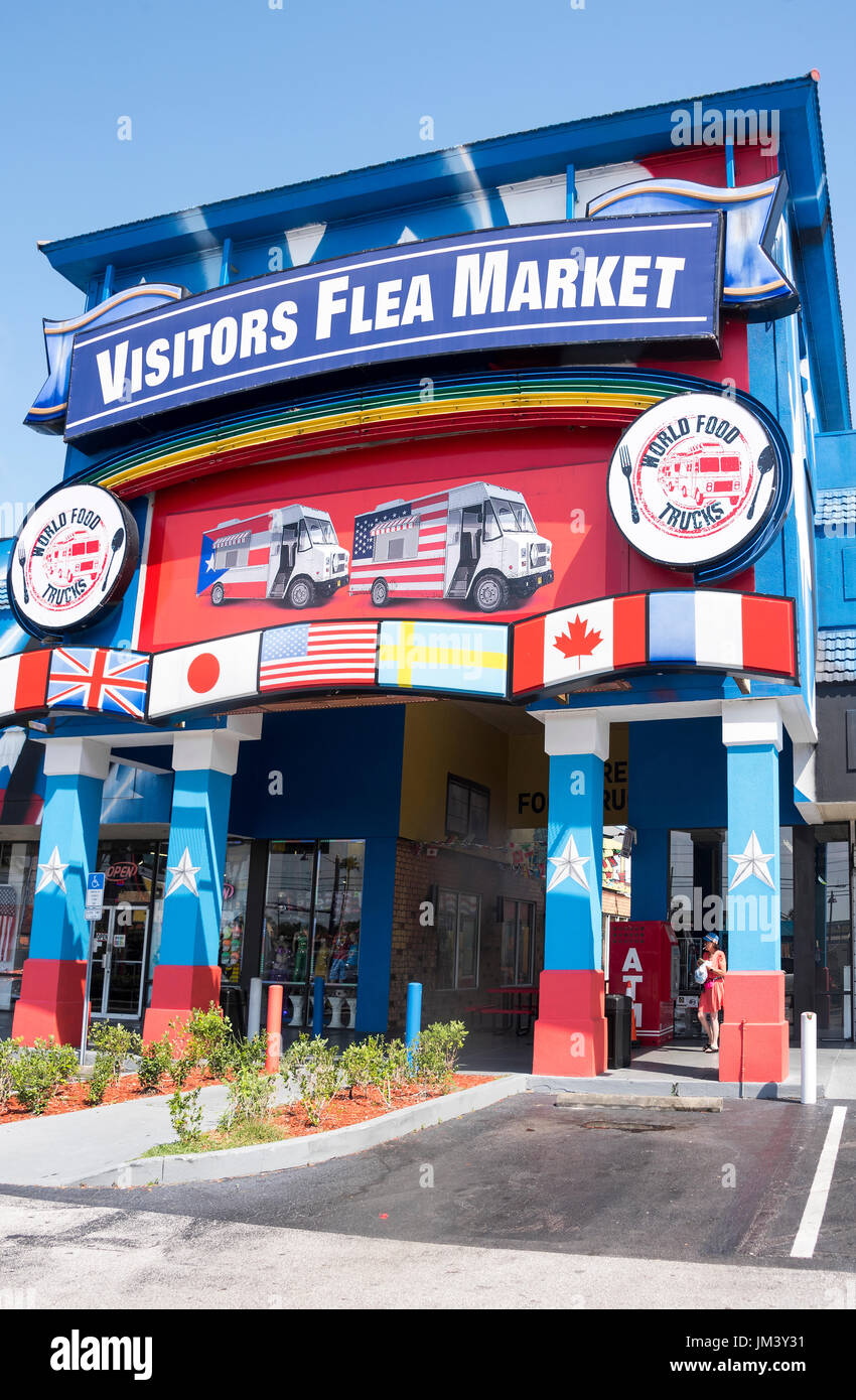 Außerhalb der Besucher Flohmarkt im Kissimme Florida Opposte der Altstadt. Stockfoto